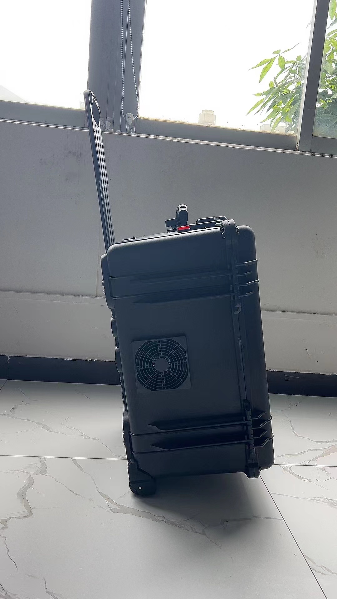 阳春手拉箱型移动通信干扰器